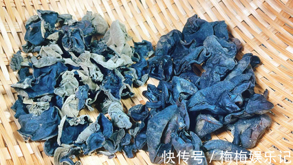 泡木耳時，用清水泡等于吃蟲卵？廚師長教您一妙招，加入一小勺白色粉末，臟東西全跑光